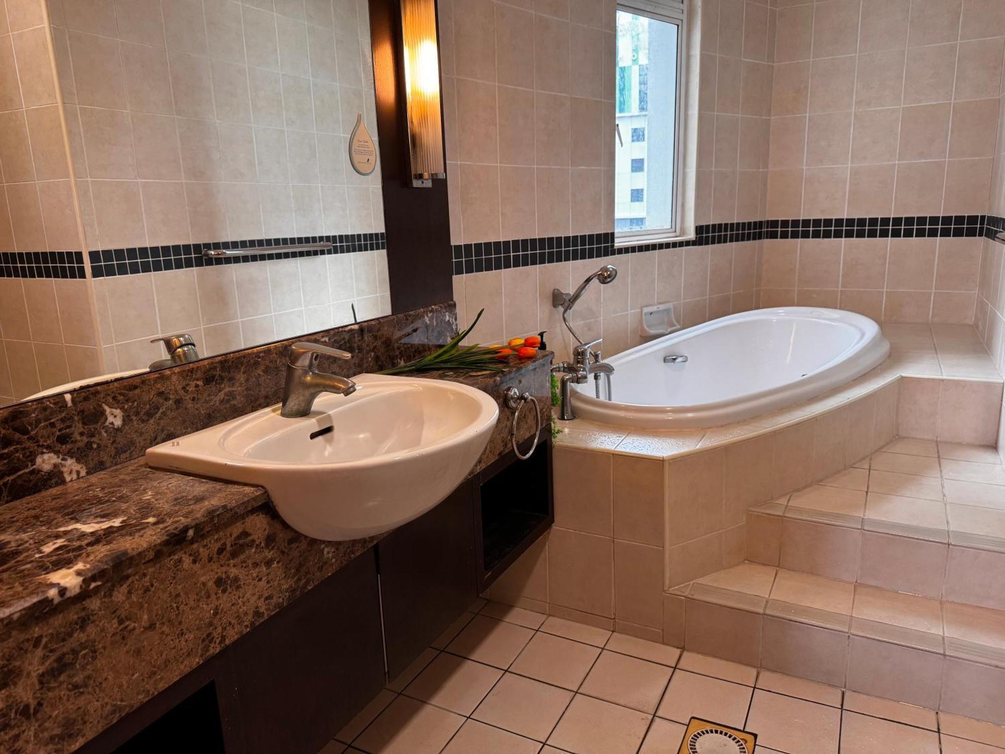 128 Bukit Ceylon 5 Minutes To Alor Street Klcc Bukit Bintang Pavilion 2r2b 8 Pax Pangsapuri